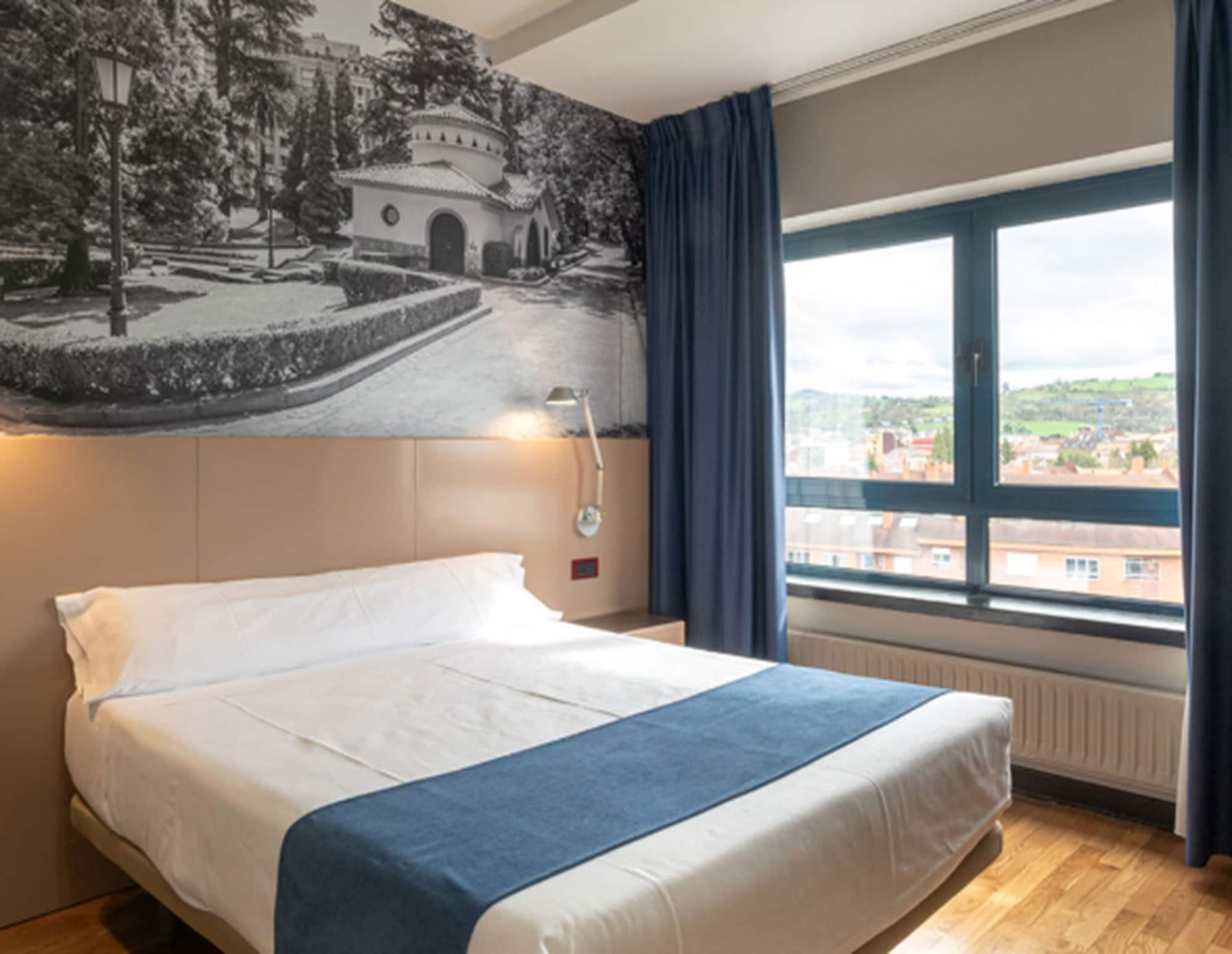 Aparthotel Campus Oviedo Exteriör bild