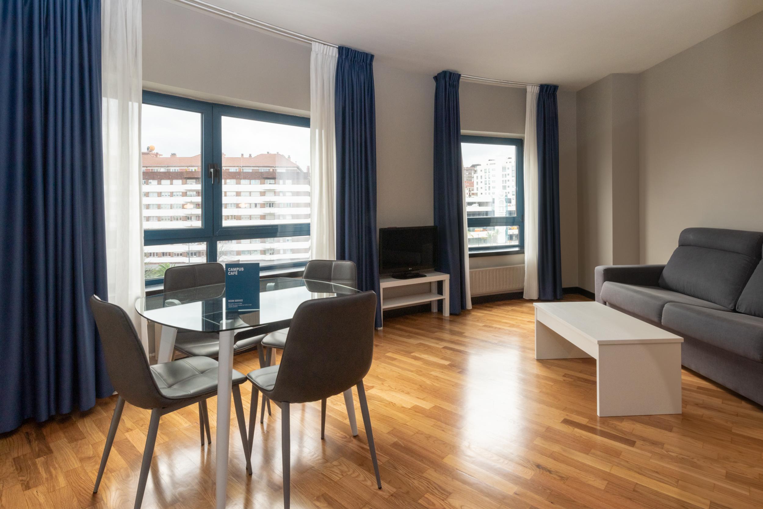 Aparthotel Campus Oviedo Exteriör bild
