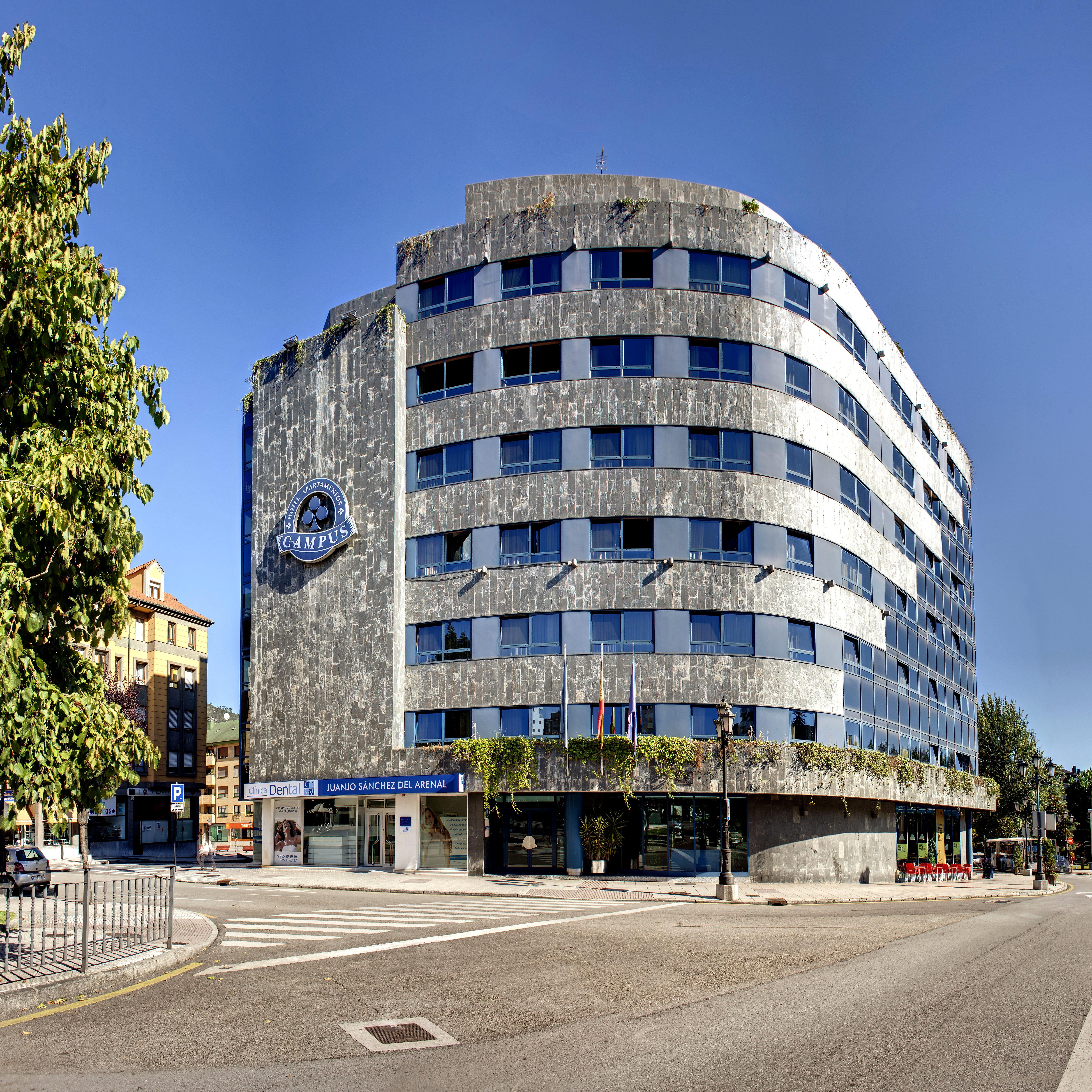 Aparthotel Campus Oviedo Exteriör bild